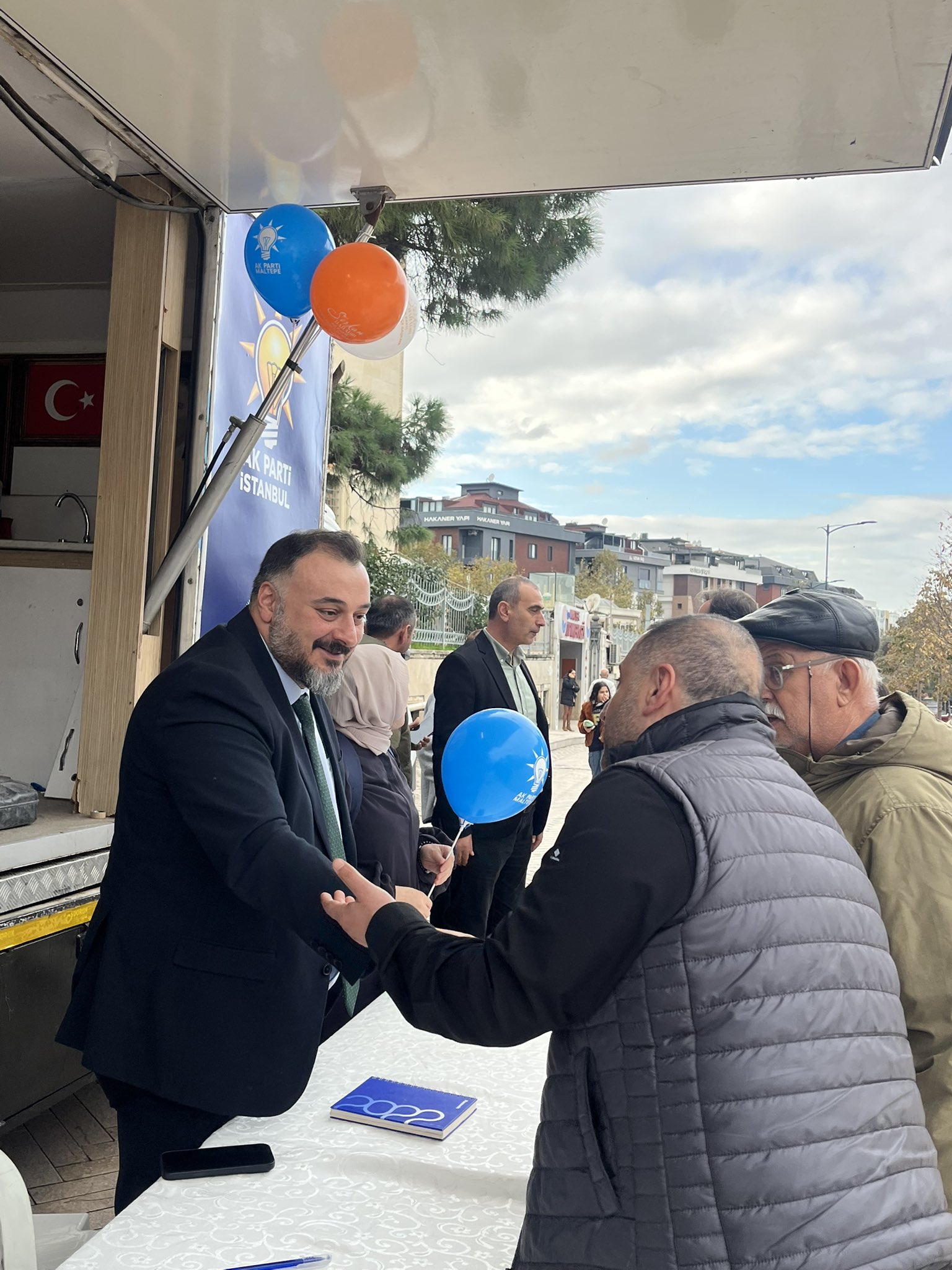 Maltepe Meydanı’nda gerçekleştirdiğimiz Ak Nokta çalışmamıza gösterilen yoğun ilgi ve samimi destekten dolayı tüm hemşehrilerimize gönülden teşekkür ediyoruz