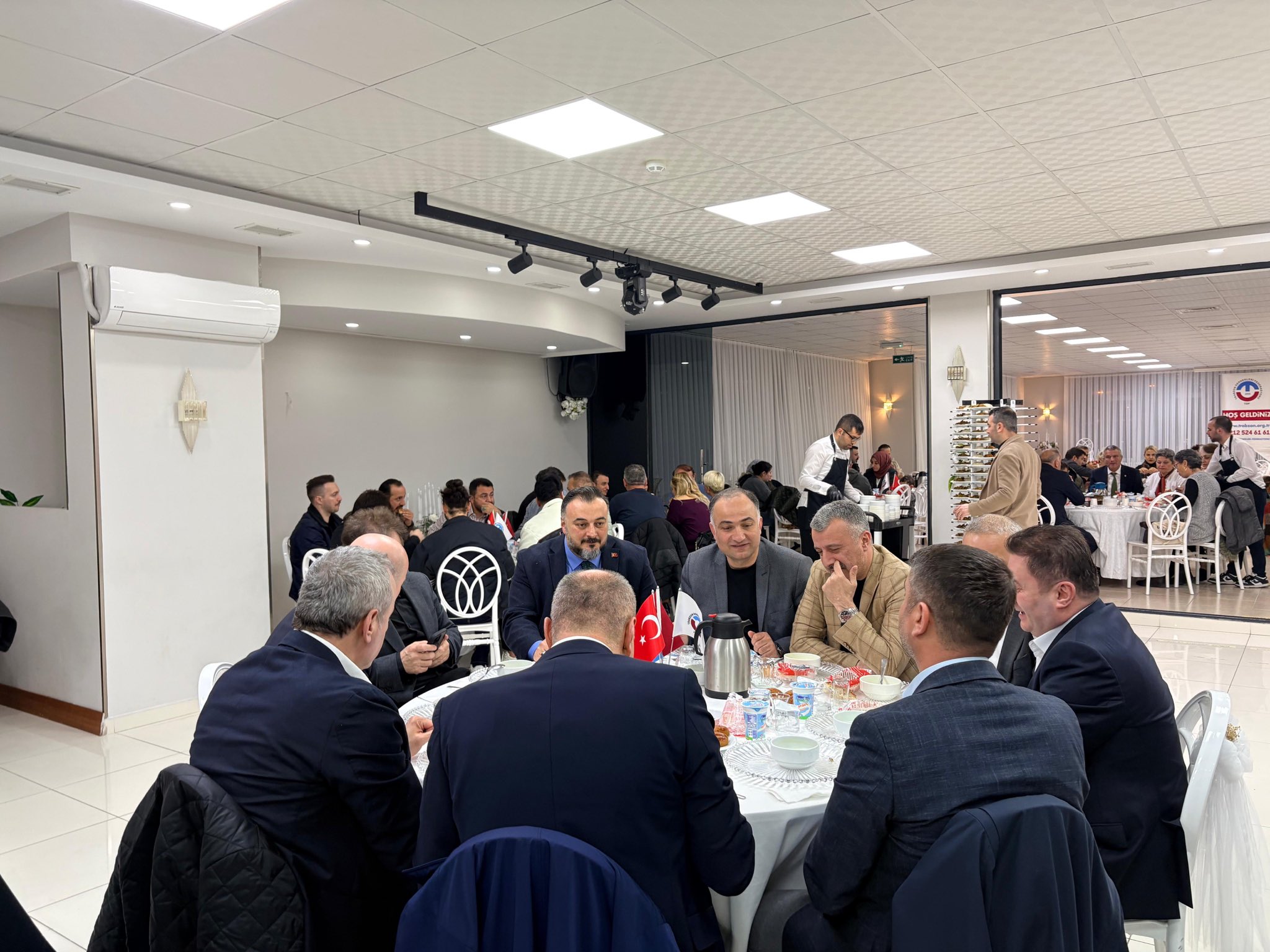 AK Parti Maltepe’den Trabzonlu Hemşehrilerimize Gönül Ziyareti: İftar Bereketinde Bir Araya Geldik