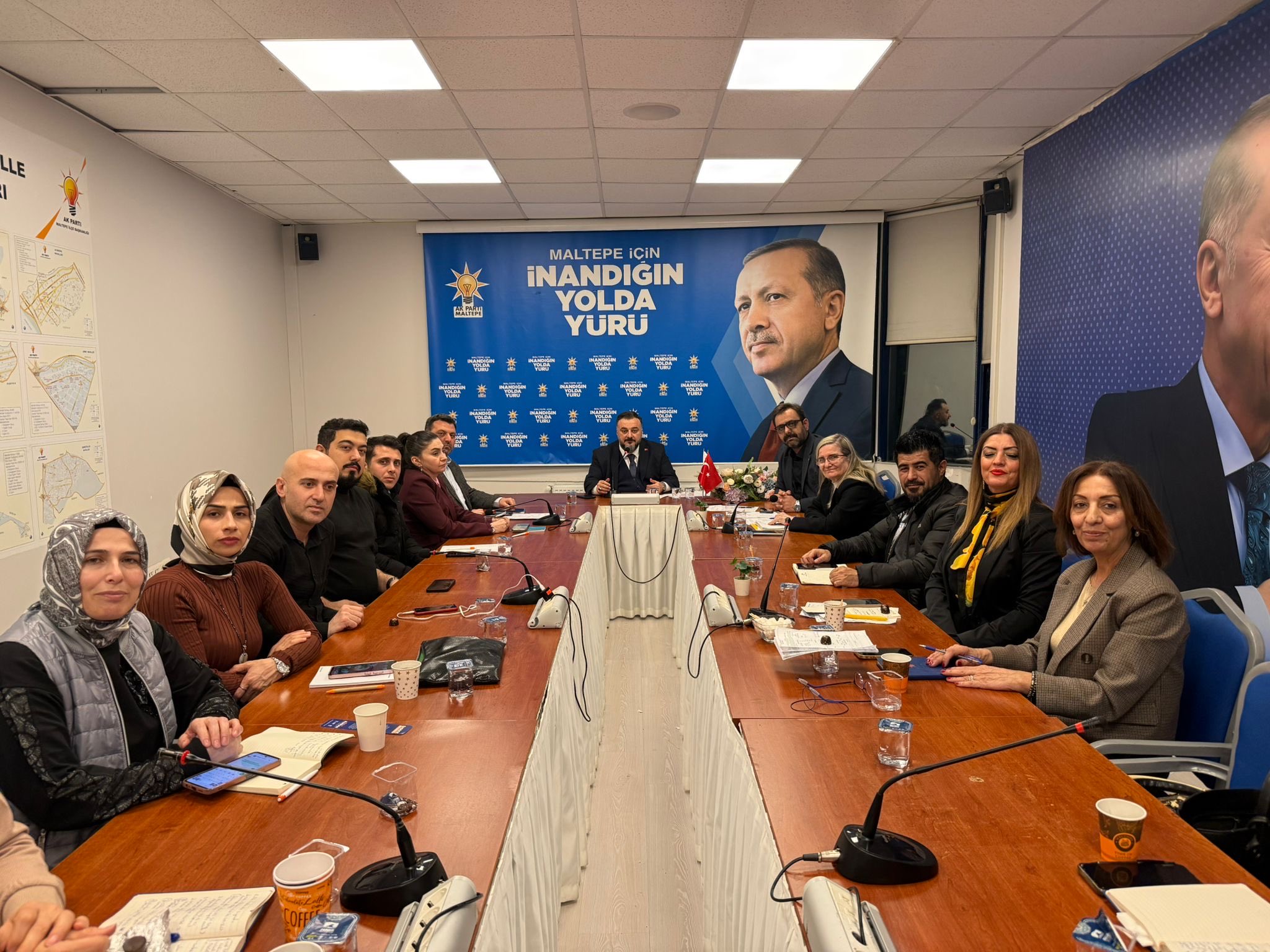 AK Parti Maltepe’de Ramazan Bereketiyle Hizmet Mesaisi: Haftalık Olağan Yönetim Kurulu Toplantısı Gerçekleştirildi