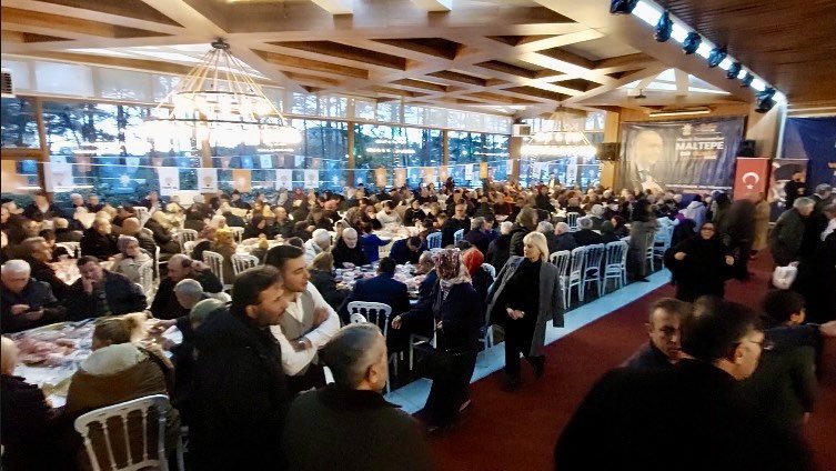 AK Parti Maltepe Sofrasında Bereket ve Gönül Birliği: 3 Bini Aşkın Teşkilat Mensubuyla Omuz Omuza