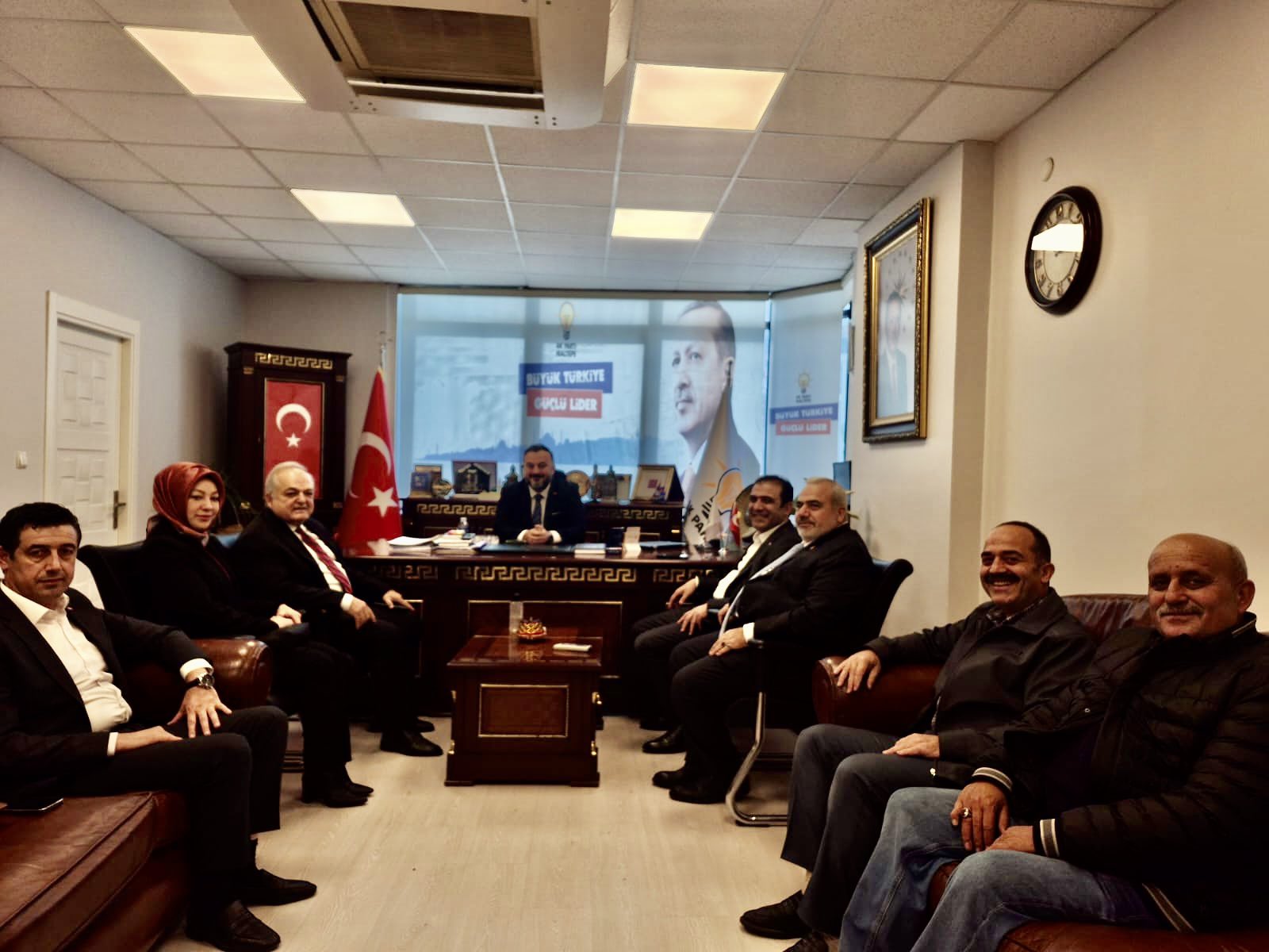 AK Parti Maltepe İlçe Başkanlığı olarak, Türk Halkları Konseyi Genel Başkanı teşkilat binamızda misafir ettik.