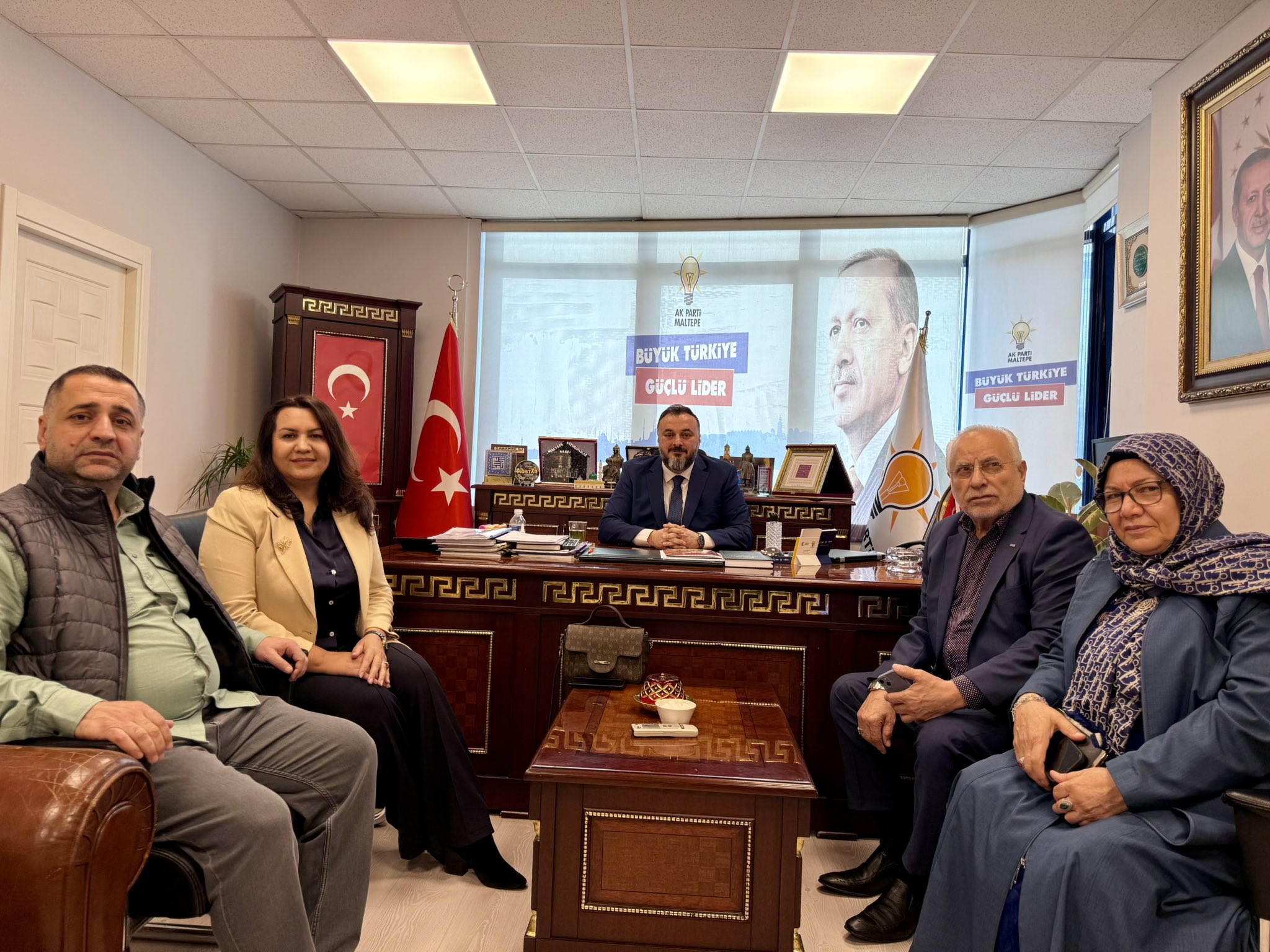 Önceki dönem İYİ Parti Milletvekili Aday Adayı ve İl Yönetim Kurulu Üyesi Sayın Nazlı Yurduseven Hanımefendi’ye, İlçe Başkanlığımıza gerçekleştirdiği nazik ziyaret nedeniyle teşekkür ediyoruz.