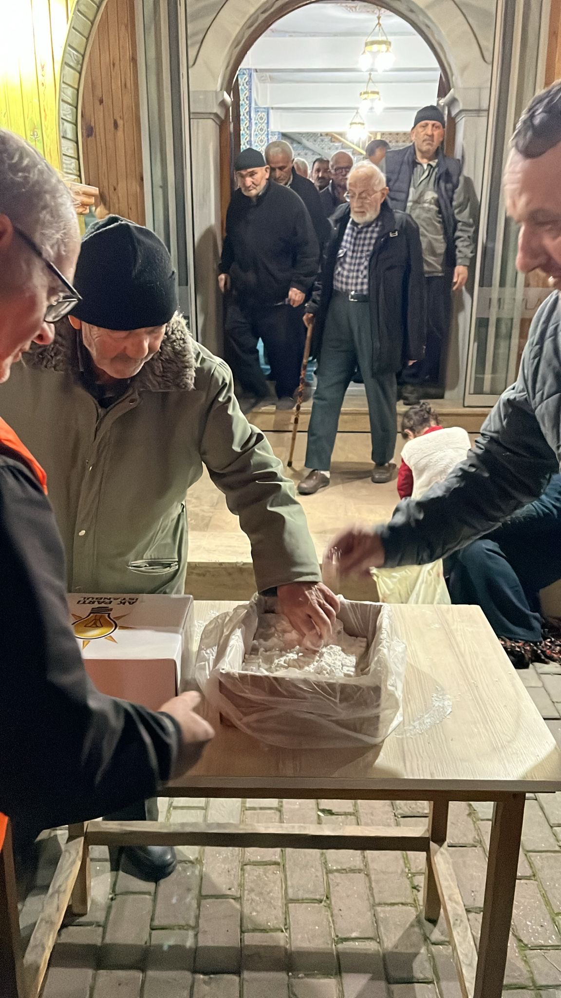 AK Parti Maltepe’den Ramazan Klasiği: Teravih Sonrası Gönül Sofraları Kuruluyor